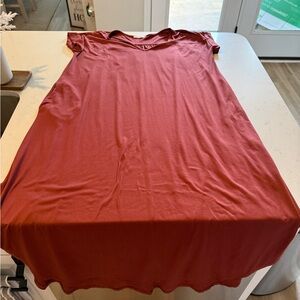 Entro Rust Short Sleeve V-Neck Dress with Pockets